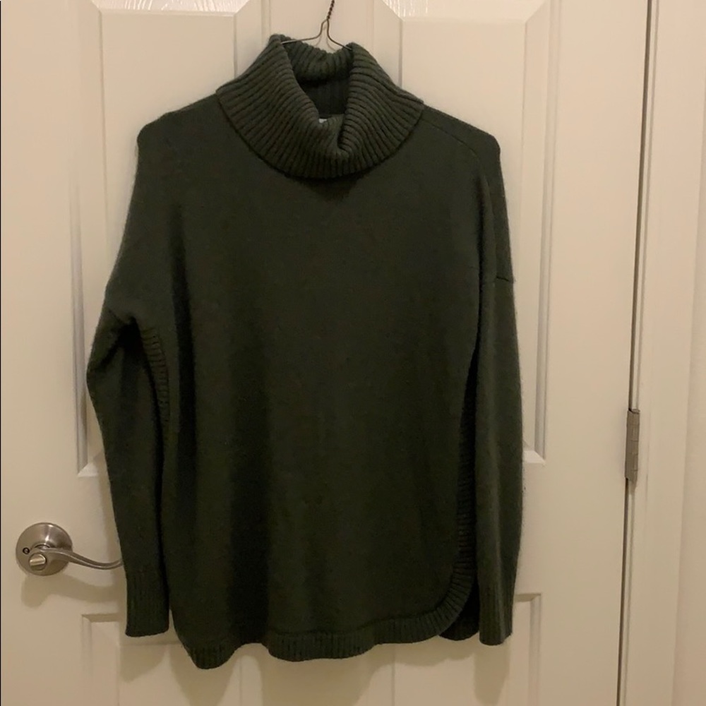 Vineyard Vines cashmere sweater